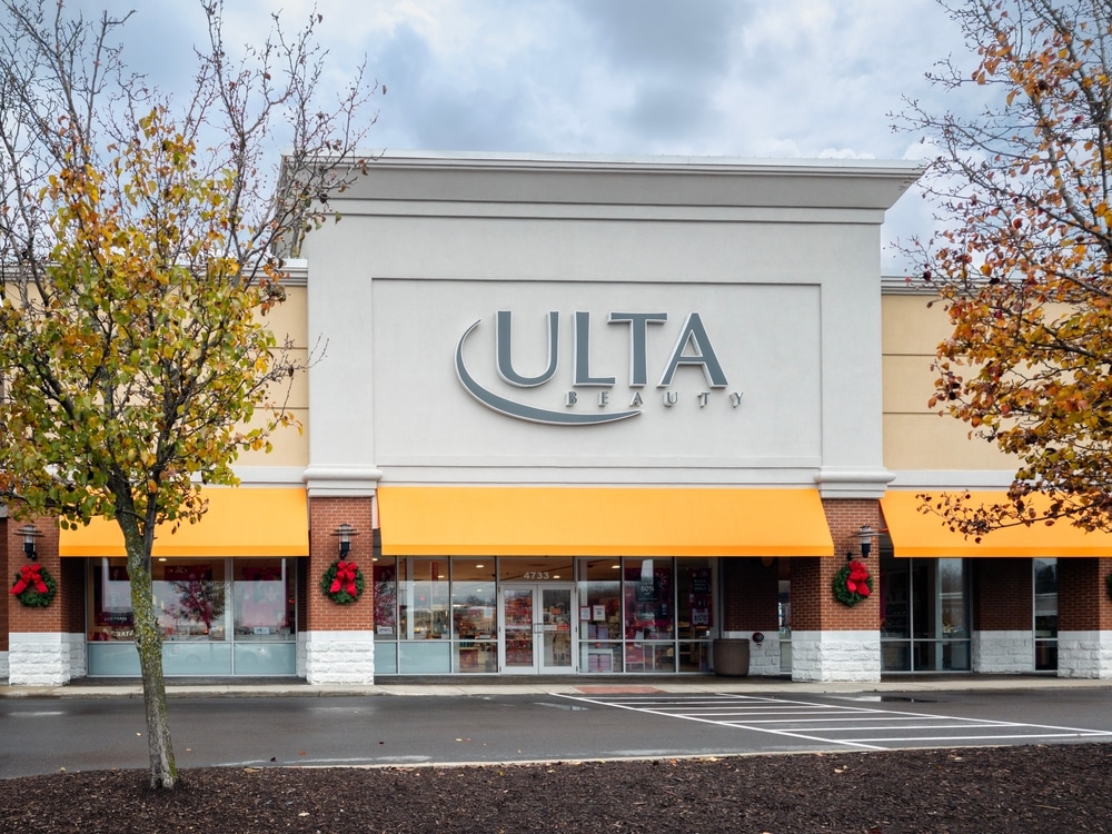 New,Hartford,,Ny,-,Nov,23,,2023:,Ulta,Beauty,Storefront,