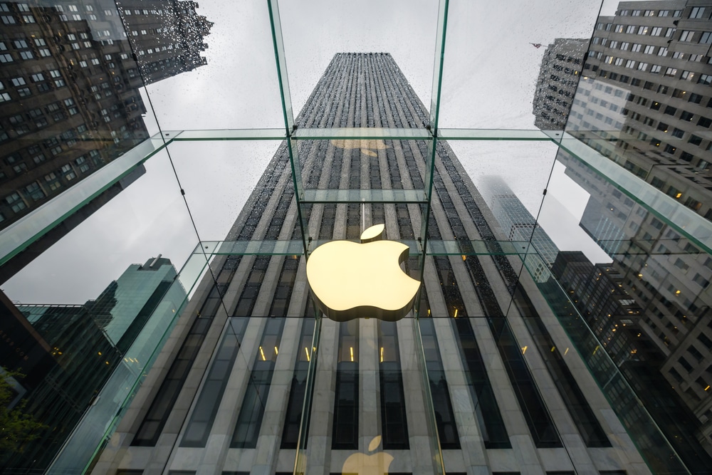 New,York,,Usa,-,May,04,,2016:,Apple,Store,Logo
